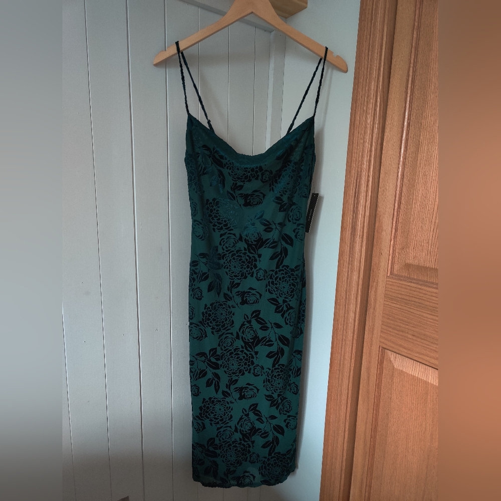 Lulu's velvet green dress